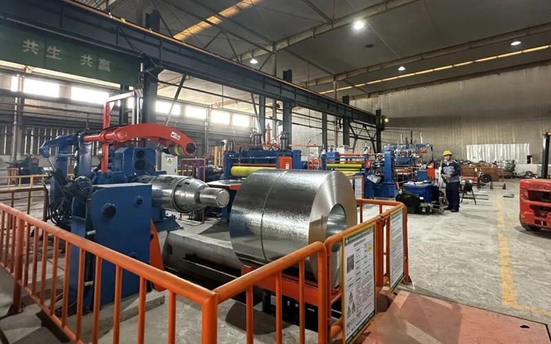 精準切割，智造未來——泰州分公司1300型縱剪分條機成功進入試生產，開啟降本增效新篇章